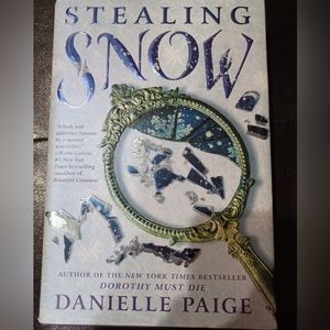 Stealing Snow by Danielle Paige (Hard Cover)